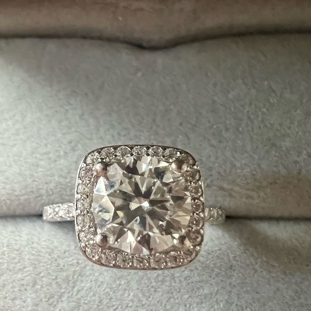 Platinum outlined pave diamond bridal ring set - Picture 7 of 8